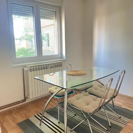 Peaceful In Center 아파트 *